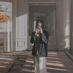 Meet your Posher, Nghi